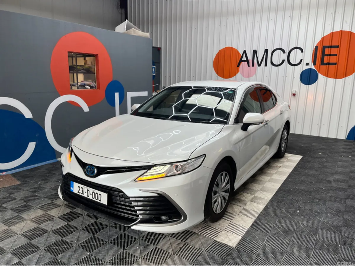 Toyota Camry Saloon, Petrol, 2023, White