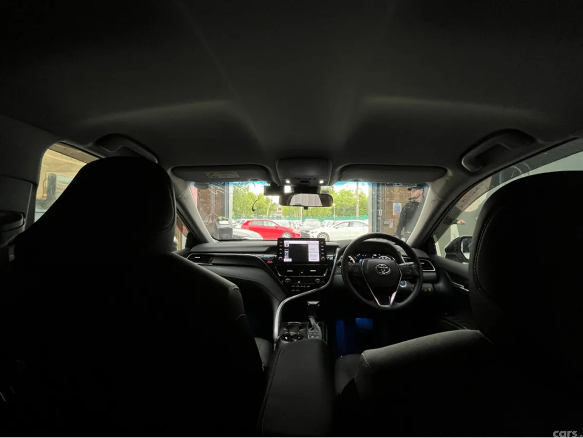 Toyota Camry Saloon, Petrol, 2023, White