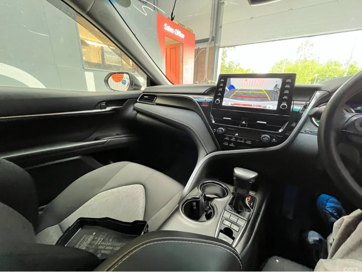 Toyota Camry Saloon, Petrol, 2023, White