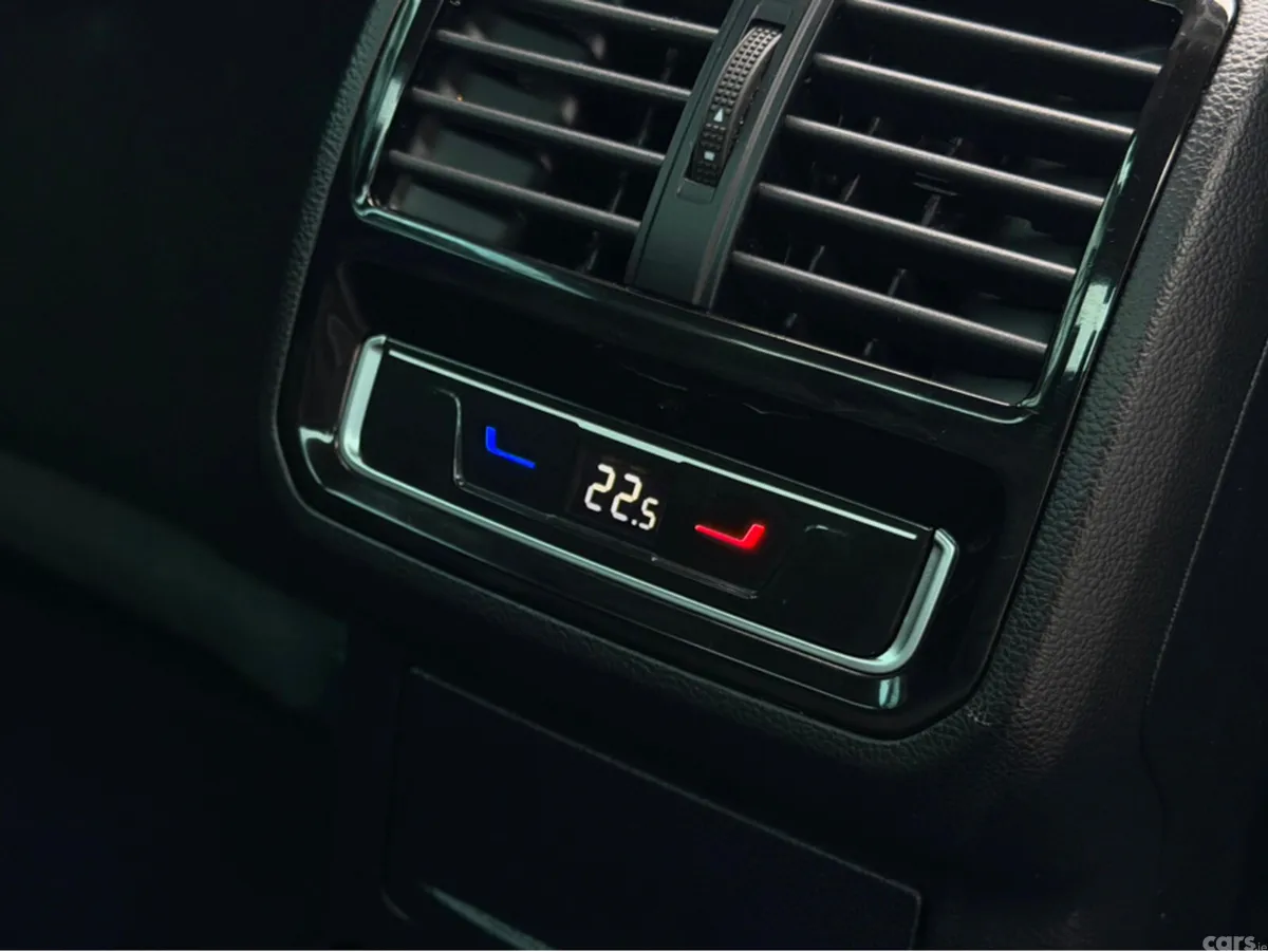 Volkswagen Passat Saloon, Diesel, 2022, White