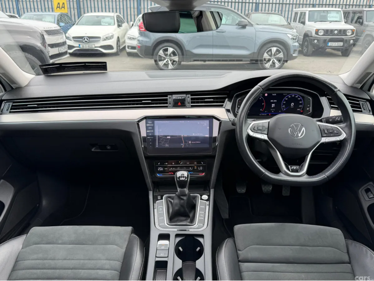 Volkswagen Passat Saloon, Diesel, 2022, White