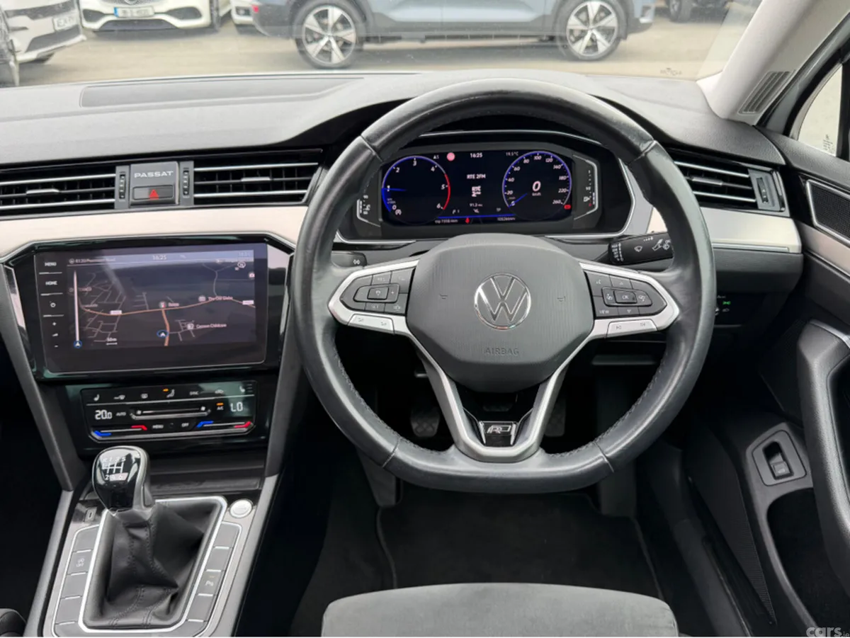 Volkswagen Passat Saloon, Diesel, 2022, White