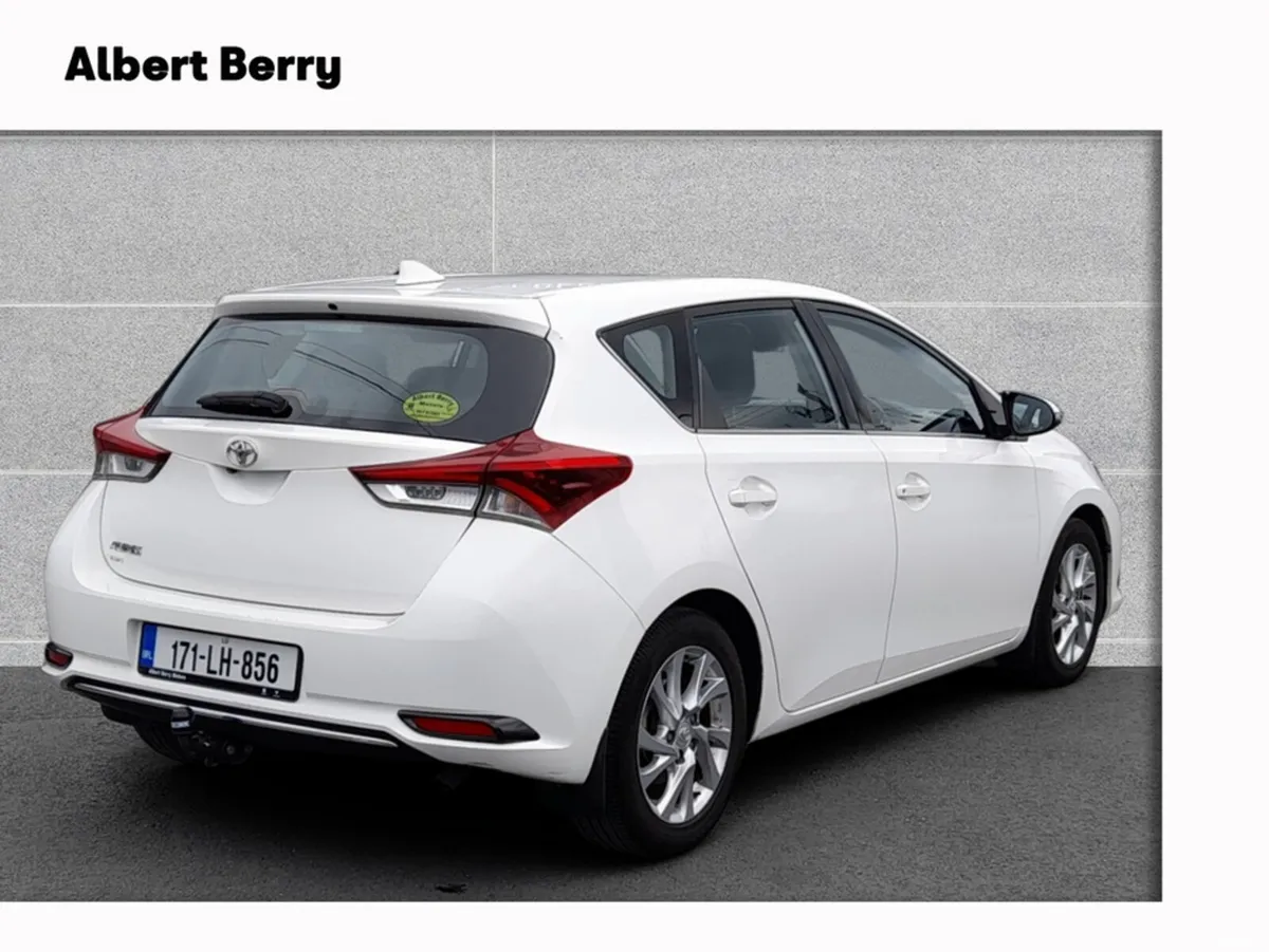 Toyota Auris Hatchback, Diesel, 2017, White