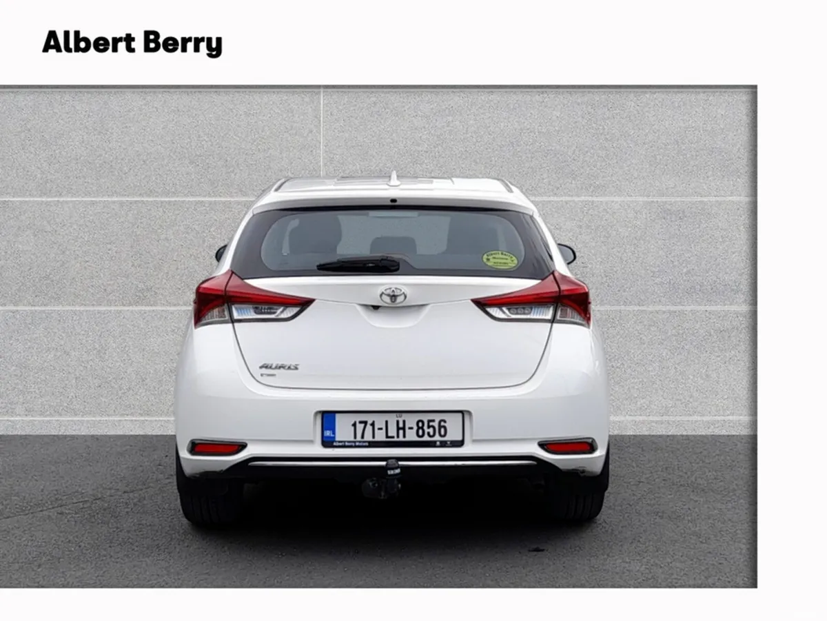 Toyota Auris Hatchback, Diesel, 2017, White