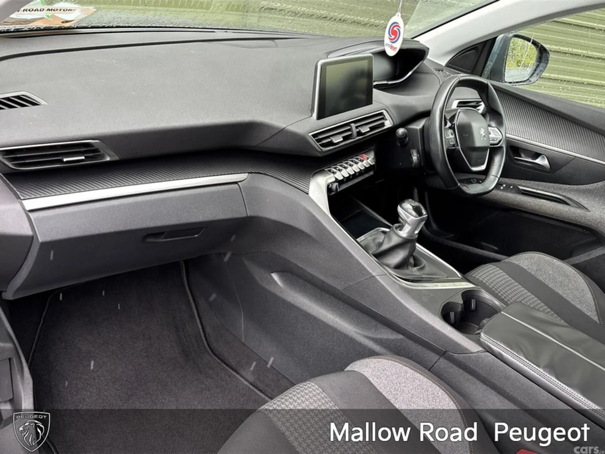 Peugeot 3008 SUV, Petrol, 2018, Grey