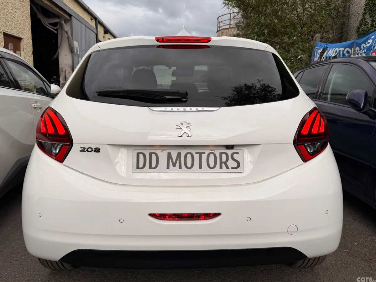 Peugeot 208 Hatchback, Petrol, 2020, White
