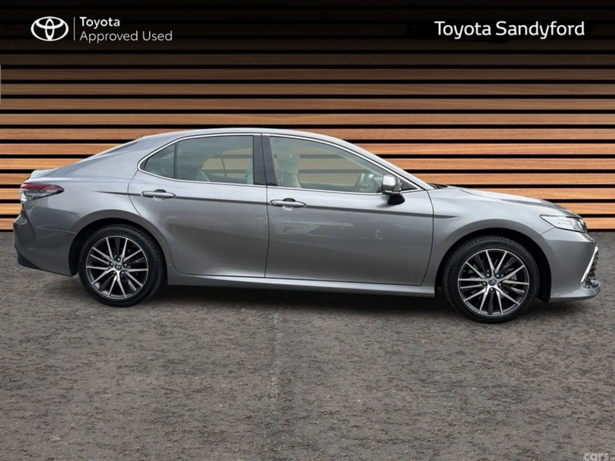 Toyota Camry Saloon, Petrol Hybrid, 2023, Grey