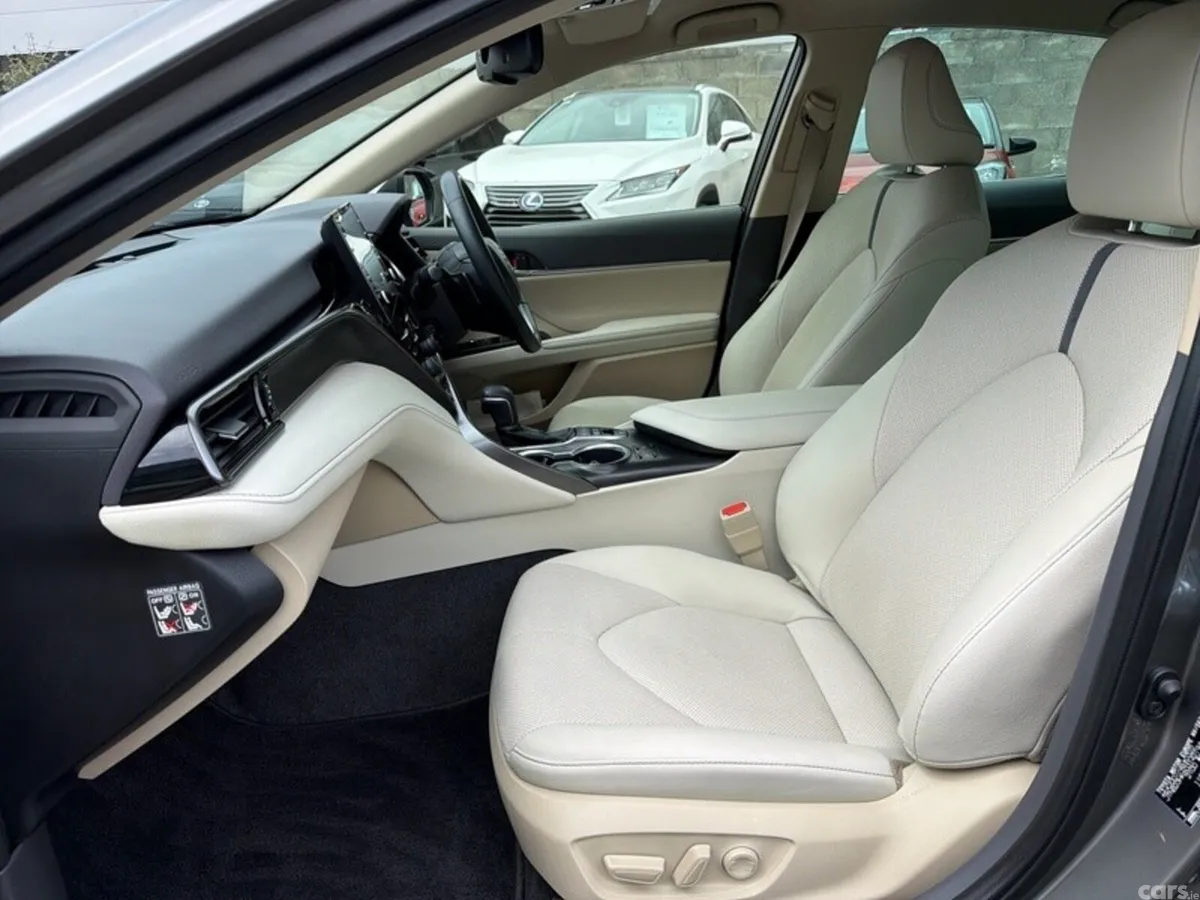 Toyota Camry Saloon, Petrol Hybrid, 2023, Grey