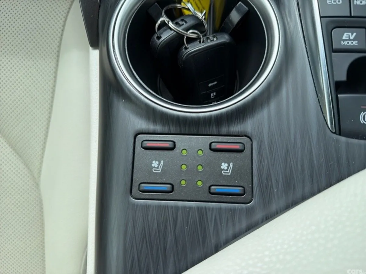 Toyota Camry Saloon, Petrol Hybrid, 2023, Grey