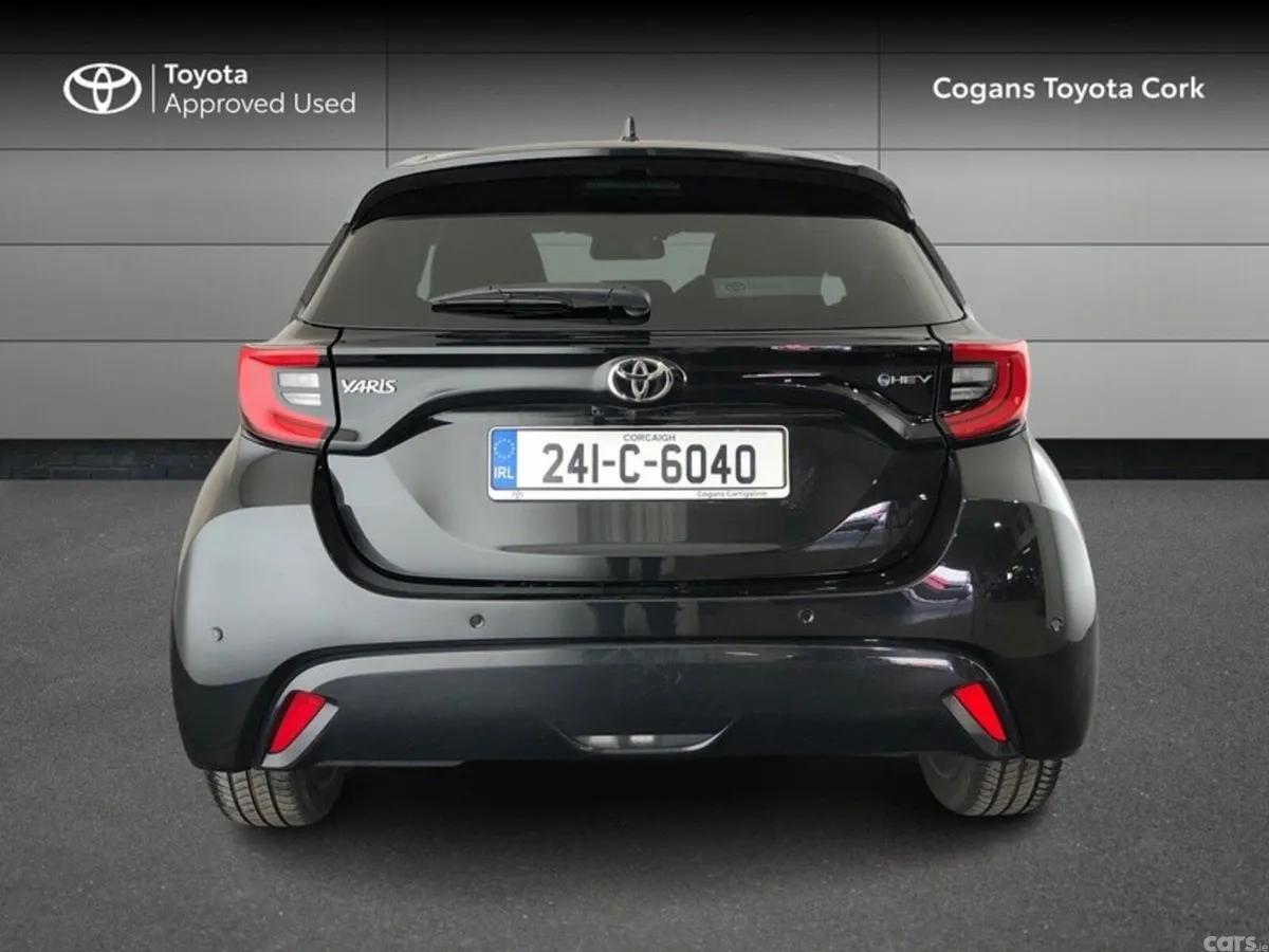 Toyota Yaris Hatchback, Petrol Hybrid, 2024, Black