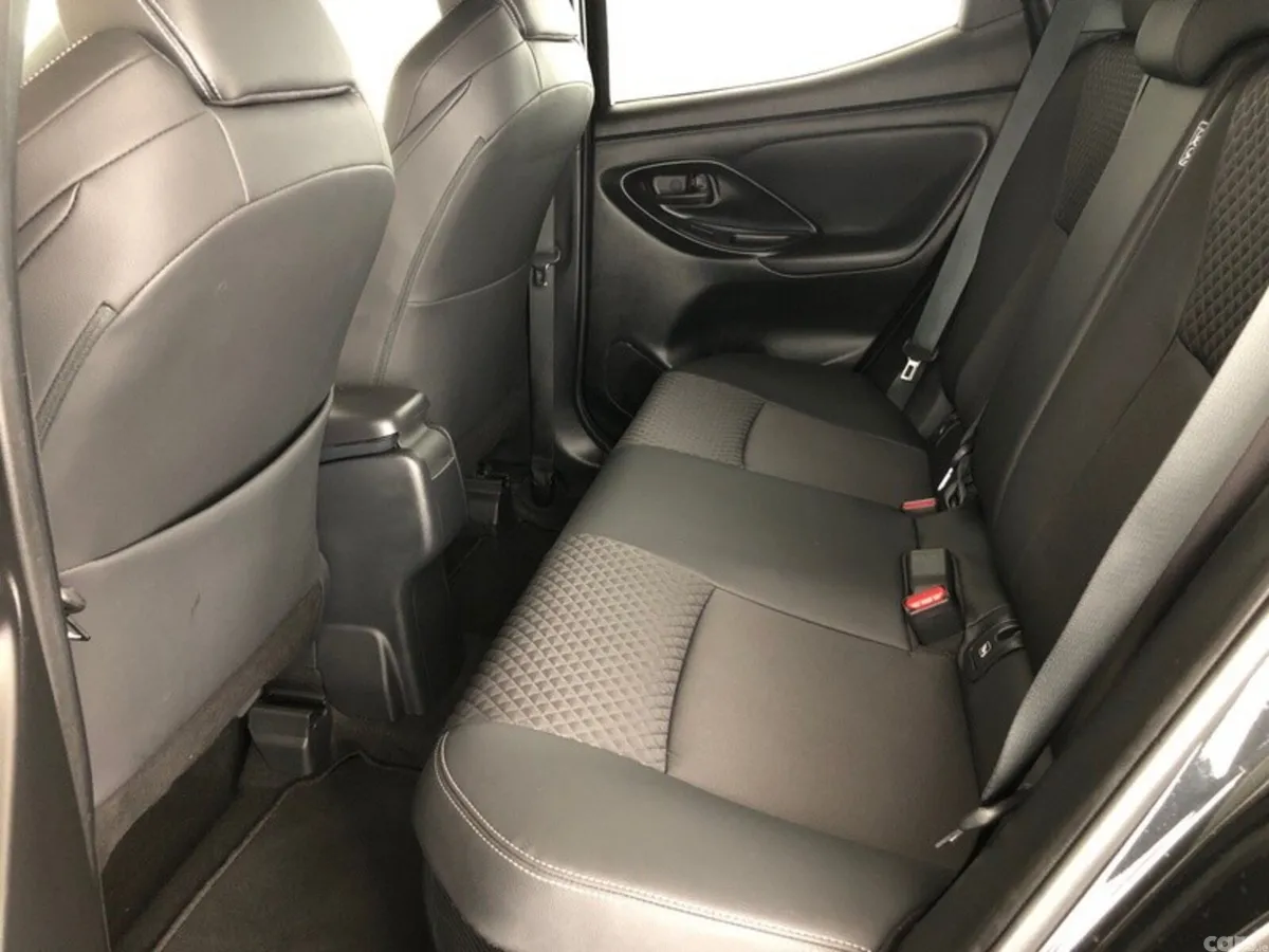 Toyota Yaris Hatchback, Petrol Hybrid, 2024, Black