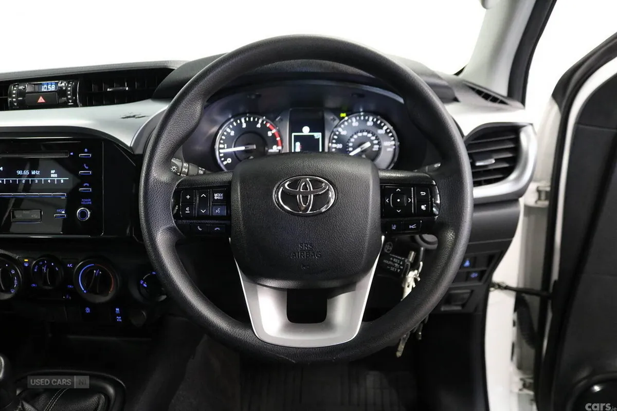 Toyota Hilux Pick Up, Diesel, 2022, White