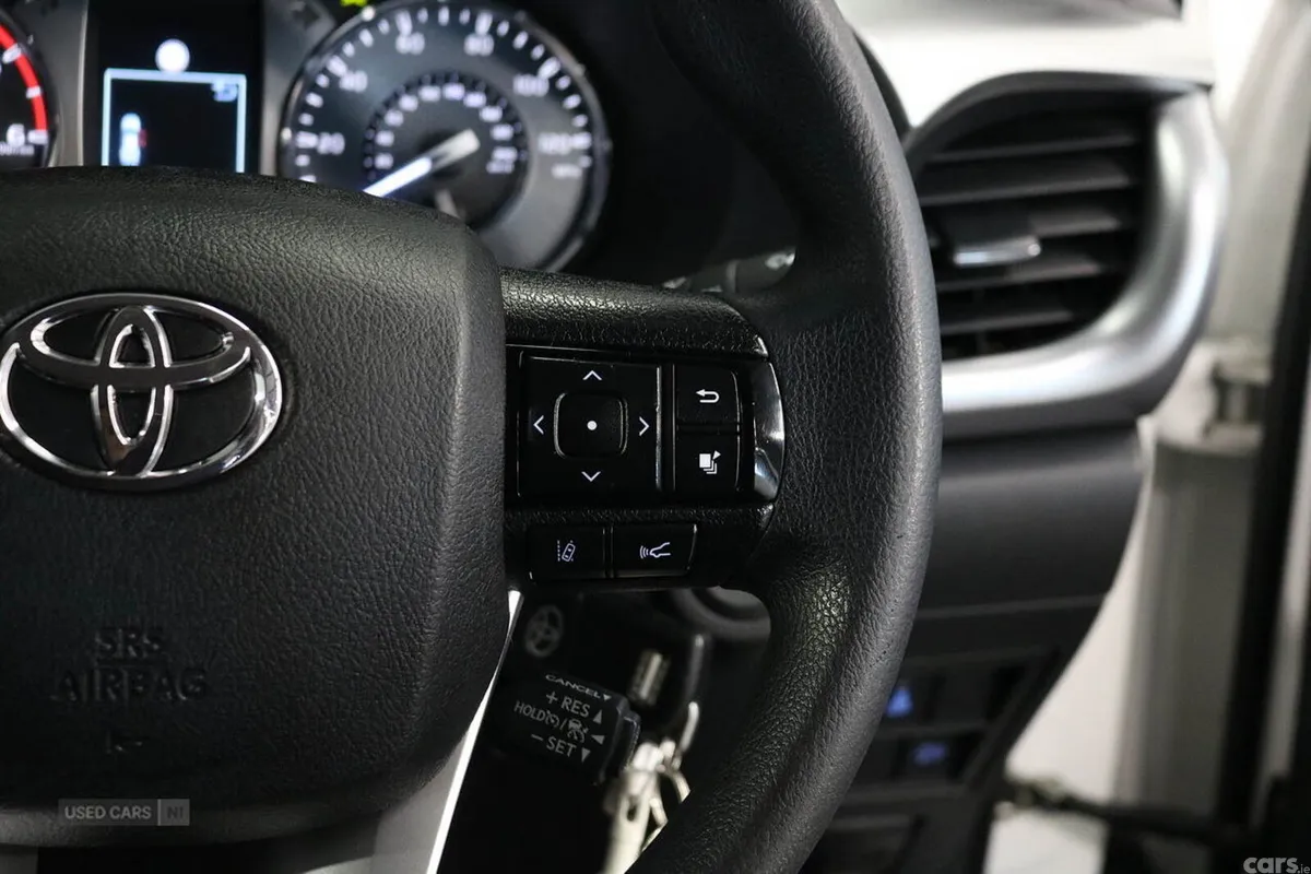 Toyota Hilux Pick Up, Diesel, 2022, White