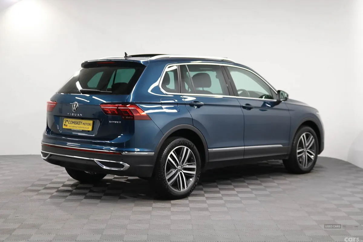 Volkswagen Tiguan SUV, Petrol Hybrid, 2023, Blue