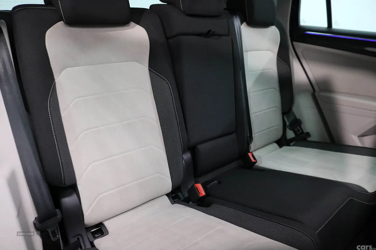 Volkswagen Tiguan SUV, Petrol Hybrid, 2023, Blue