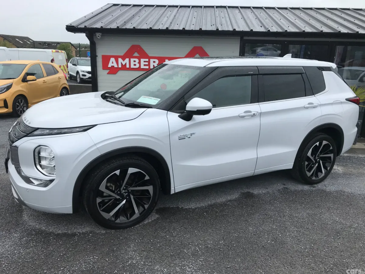 Mitsubishi Outlander SUV, Petrol Plug-in Hybrid, 2023, White