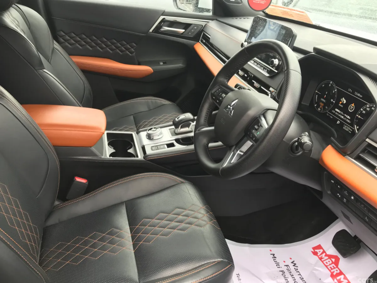Mitsubishi Outlander SUV, Petrol Plug-in Hybrid, 2023, White