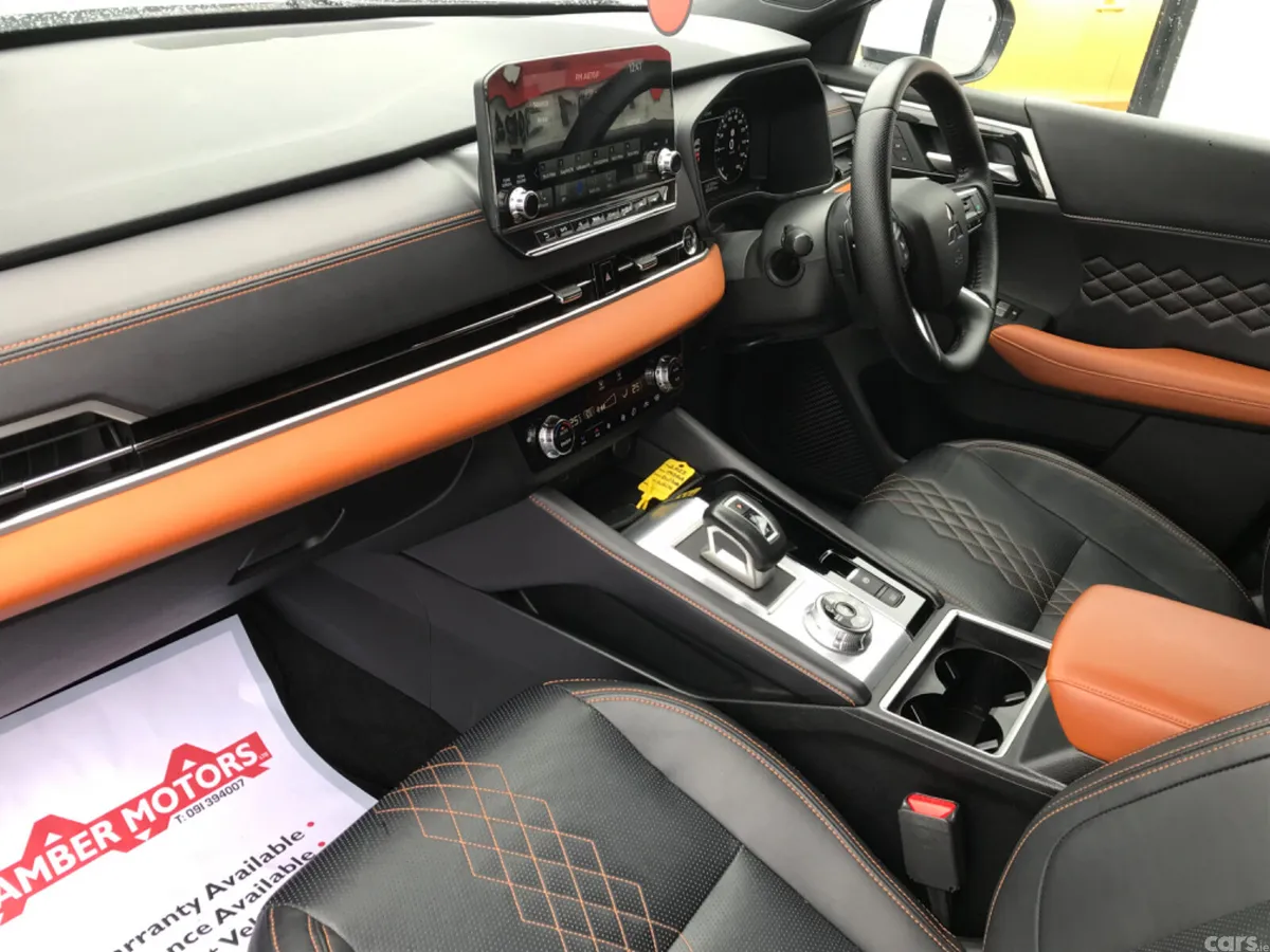Mitsubishi Outlander SUV, Petrol Plug-in Hybrid, 2023, White