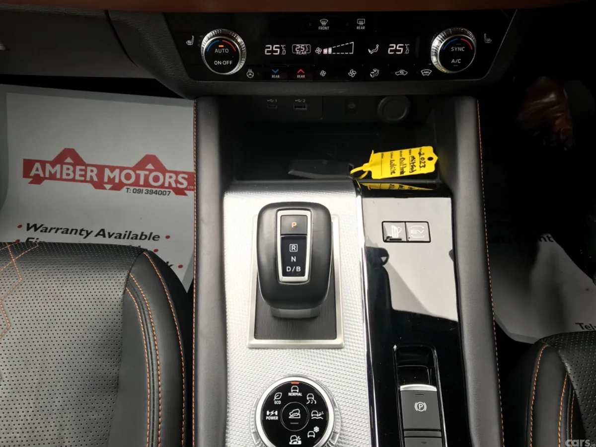 Mitsubishi Outlander SUV, Petrol Plug-in Hybrid, 2023, White