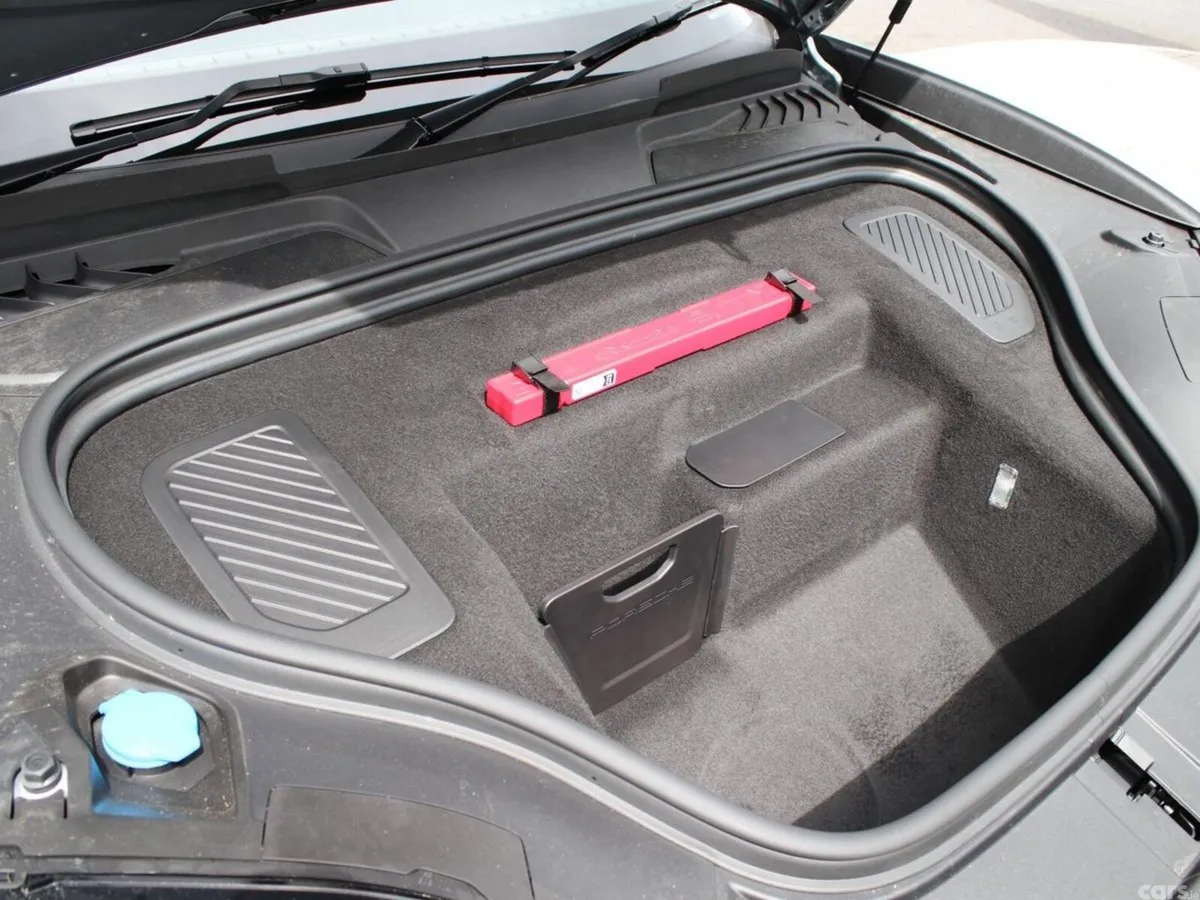 Porsche Macan SUV, Electric, 2026, Grey
