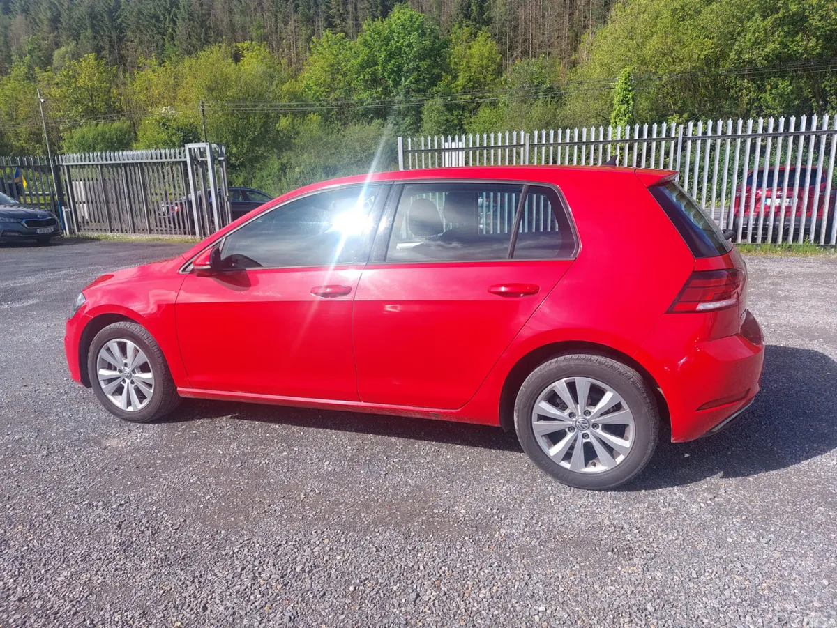 Volkswagen Golf Estate, Diesel, 2017, Red