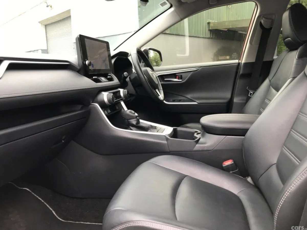 Toyota RAV4 SUV, Petrol Hybrid, 2023, Red
