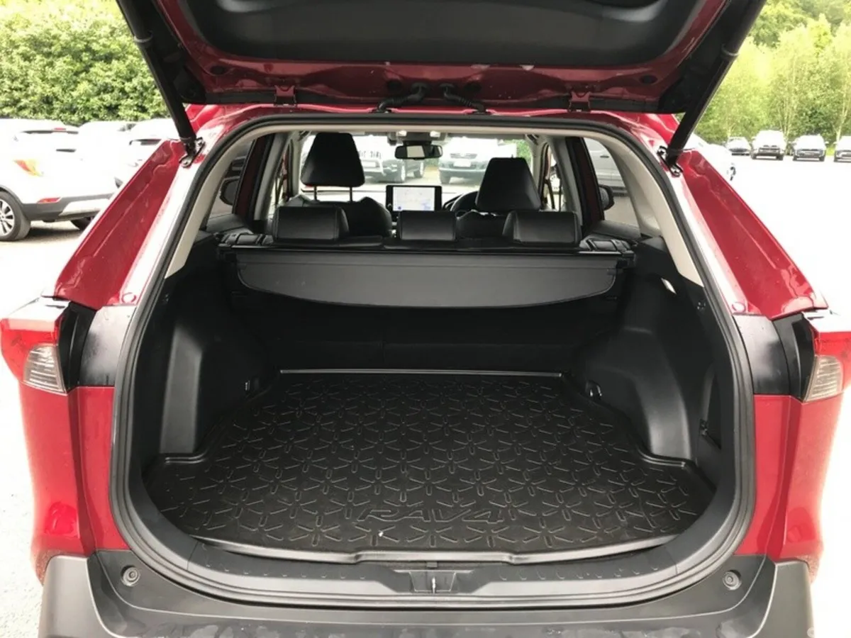 Toyota RAV4 SUV, Petrol Hybrid, 2023, Red
