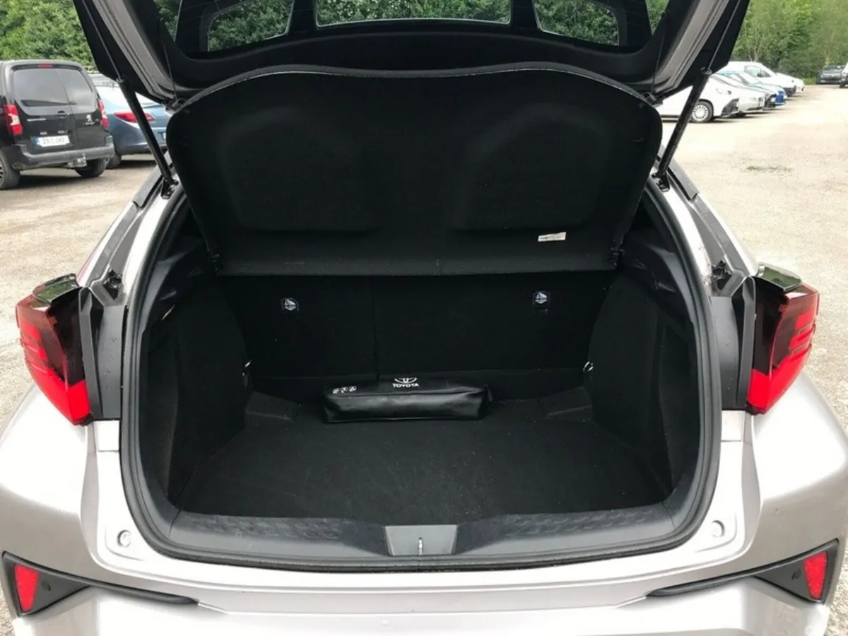 Toyota C-HR SUV, Petrol Hybrid, 2022, Grey