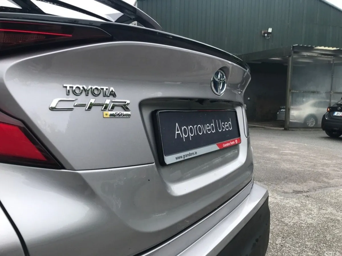 Toyota C-HR SUV, Petrol Hybrid, 2022, Grey