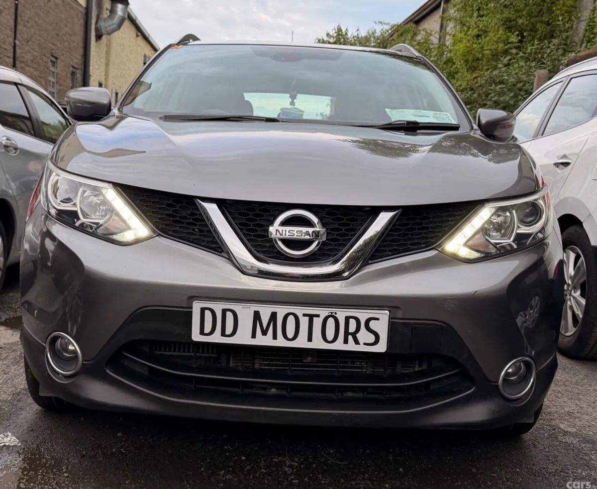 Nissan Qashqai SUV, Diesel, 2017, Grey