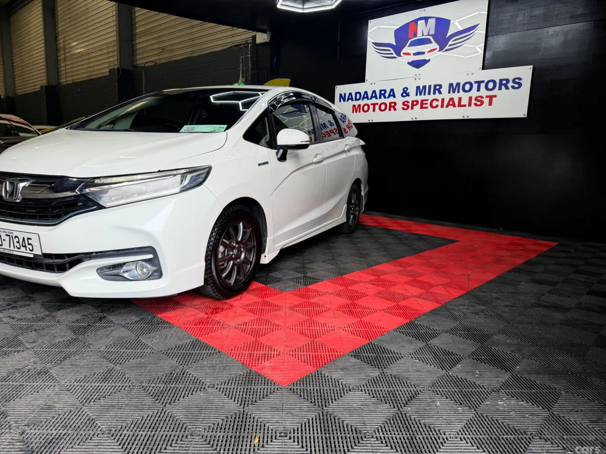Honda Shuttle MPV, Petrol Hybrid, 2016, White
