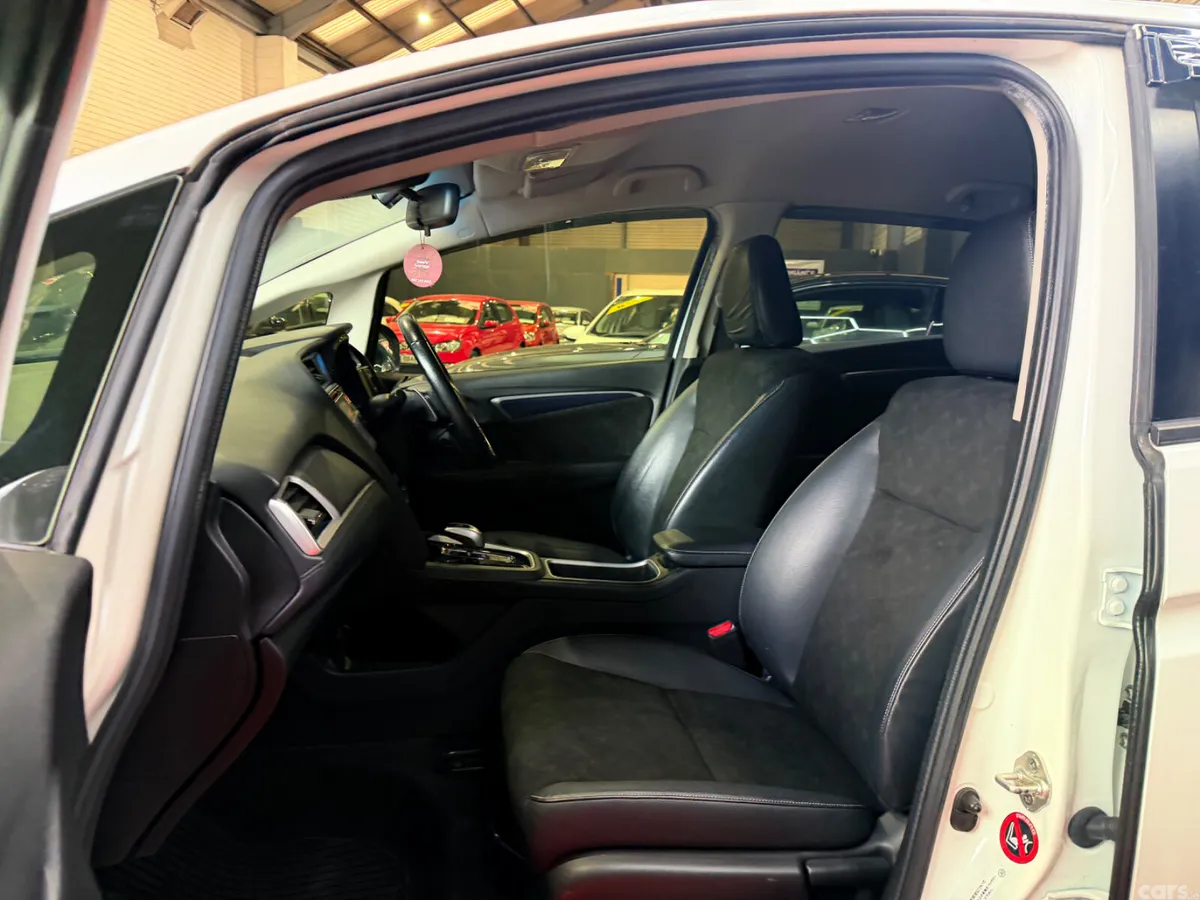 Honda Shuttle MPV, Petrol Hybrid, 2016, White