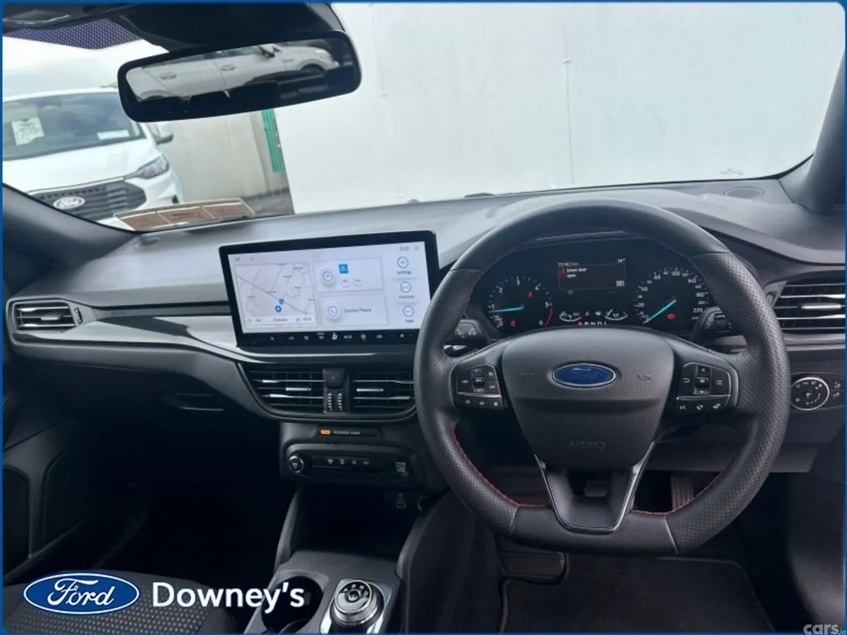 Ford Focus Hatchback, Diesel, 2024, Blue