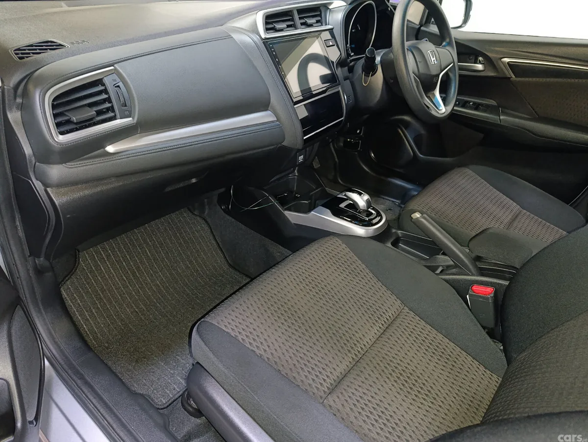 Honda Fit Hatchback, Petrol Hybrid, 2020, Silver