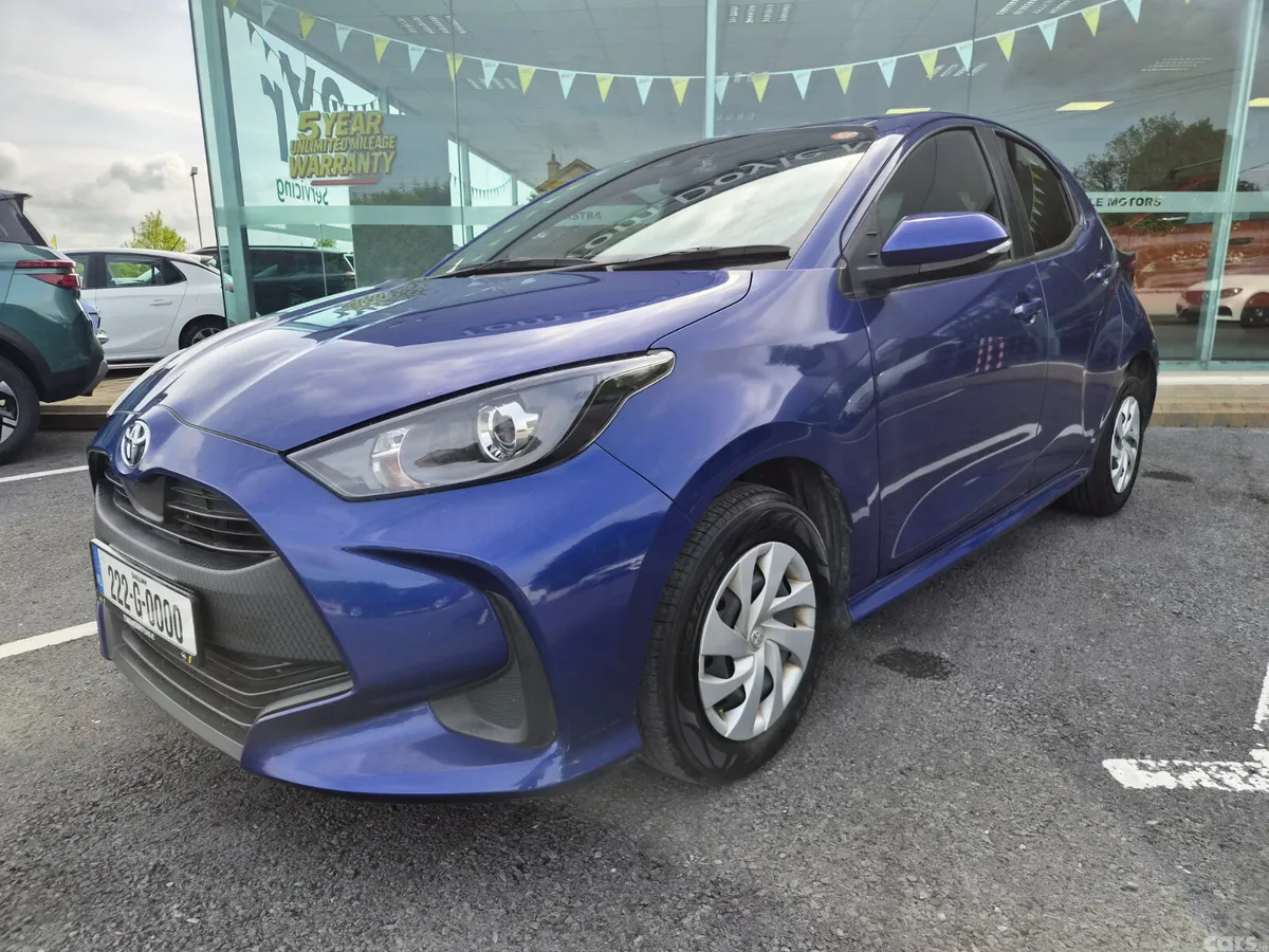 Toyota Yaris Hatchback, Petrol, 2022, Blue