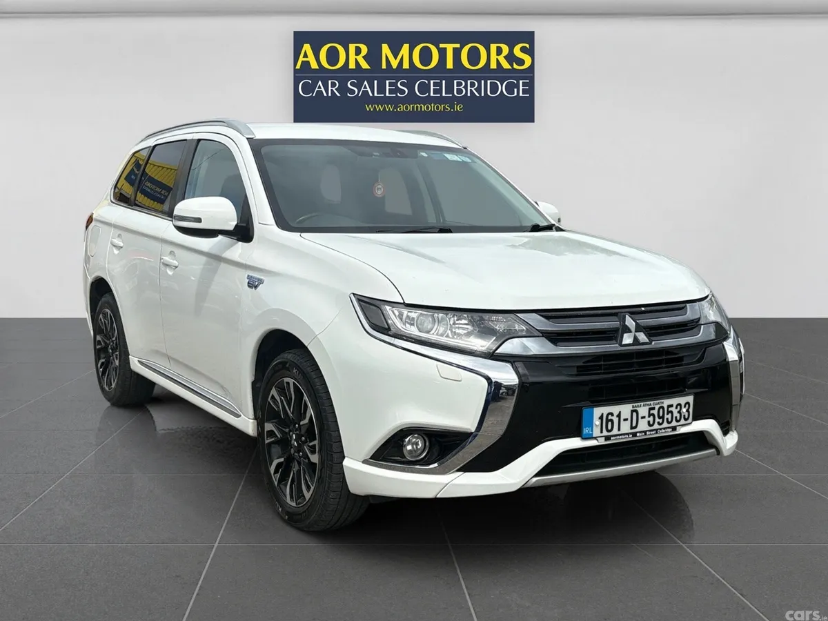 Mitsubishi Outlander SUV, Petrol Plug-in Hybrid, 2016, White