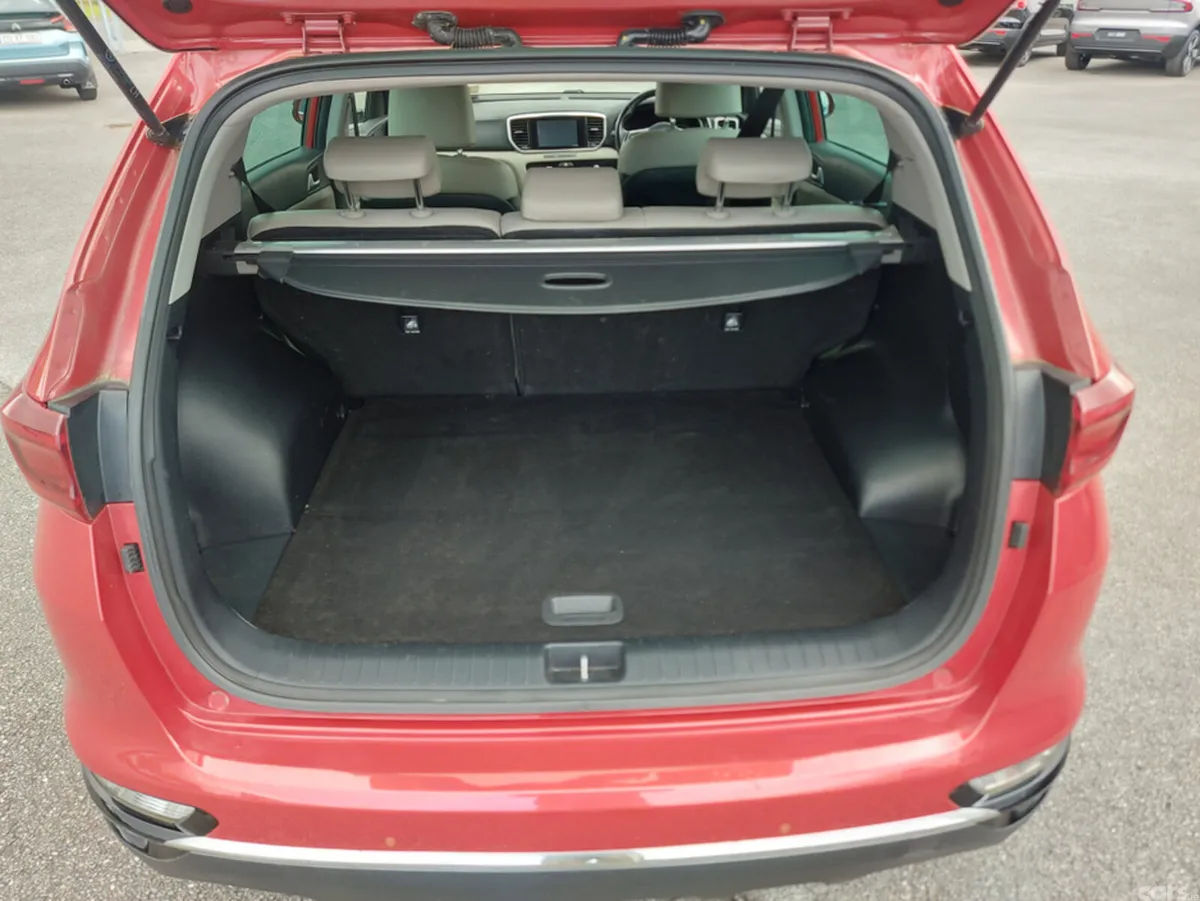 Kia Sportage MPV, Diesel, 2019, Red