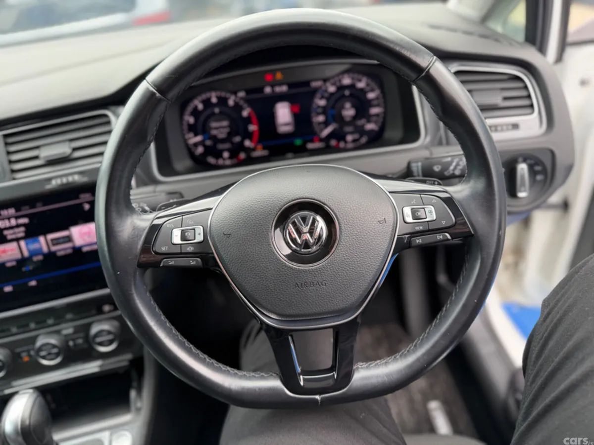 Volkswagen Golf Estate, Petrol, 2019, White