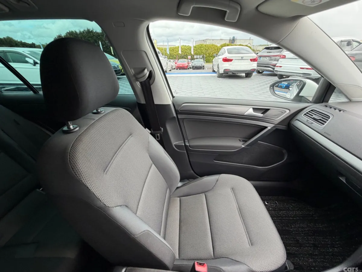Volkswagen Golf Estate, Petrol, 2019, White