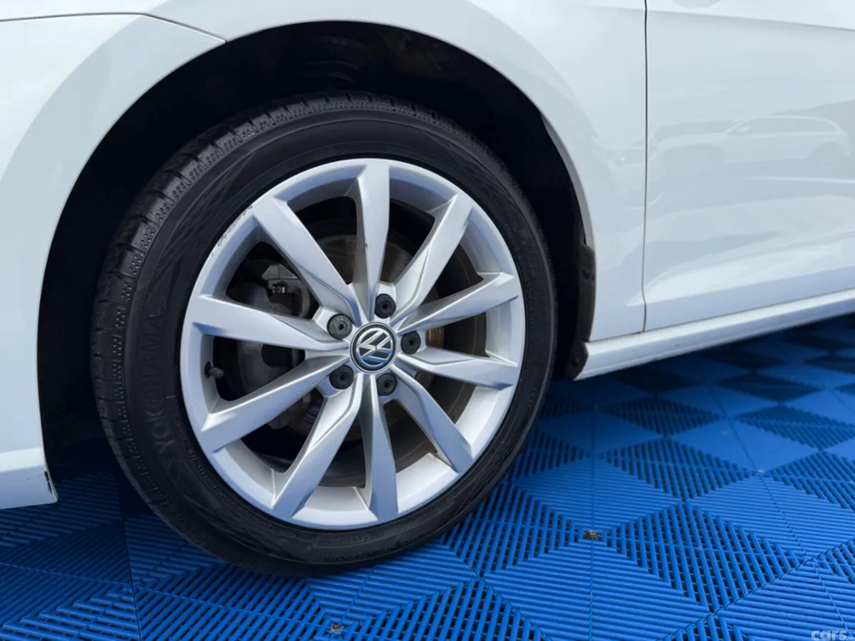 Volkswagen Golf Estate, Petrol, 2019, White