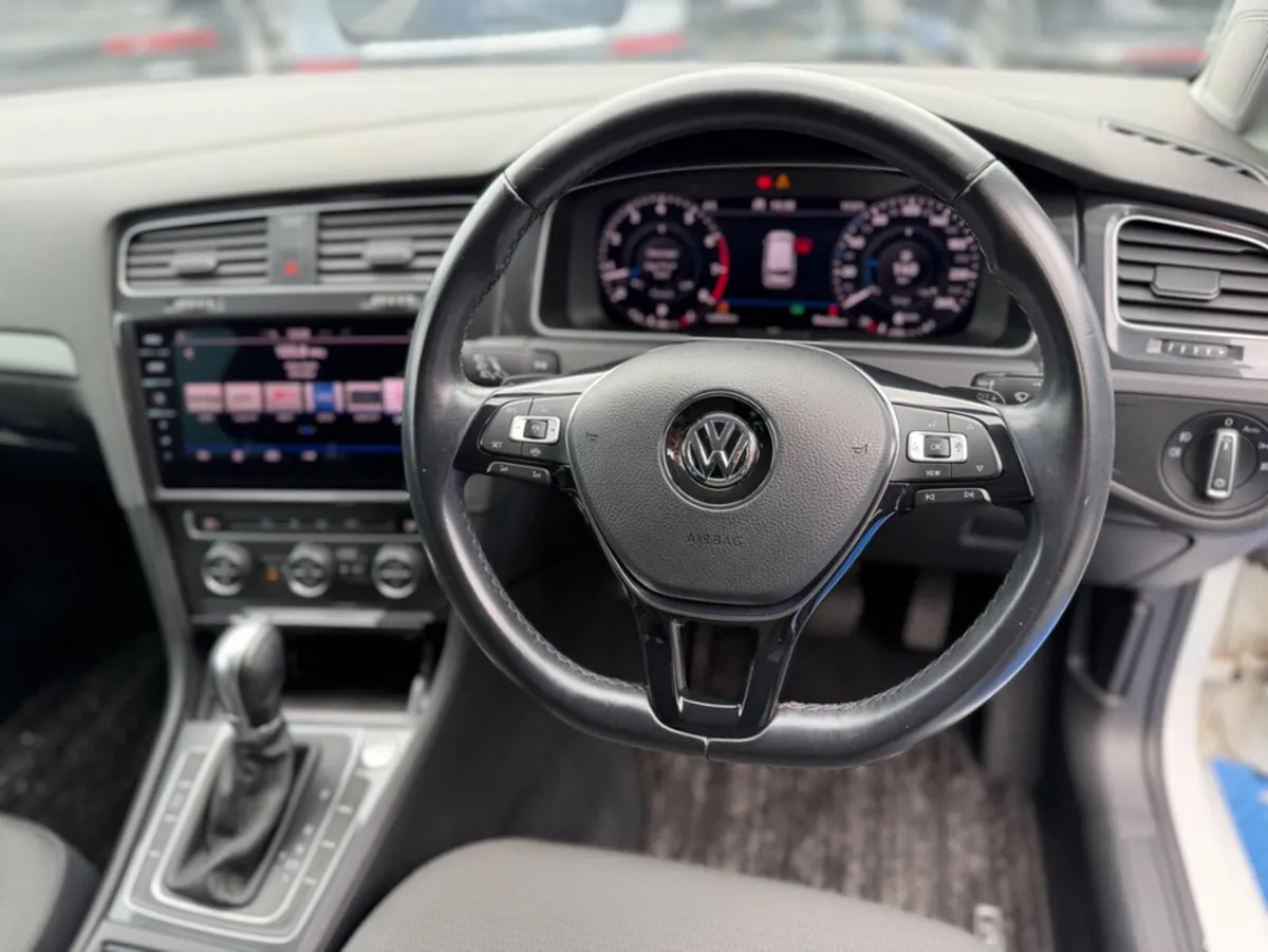 Volkswagen Golf Estate, Petrol, 2019, White