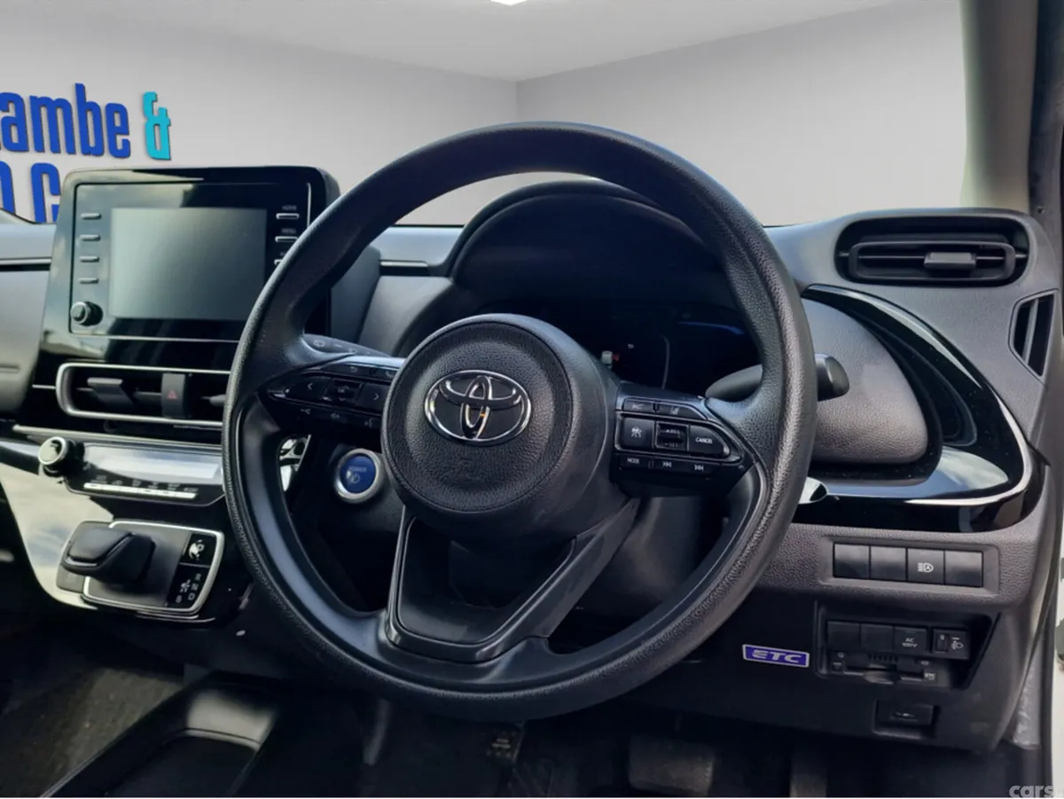Toyota Aqua Hatchback, Petrol Hybrid, 2021, White