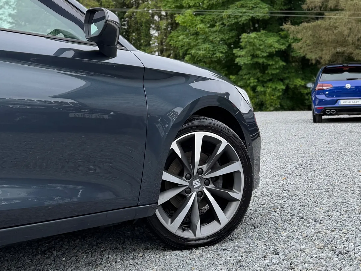 SEAT Leon Hatchback, Diesel, 2020, Grey