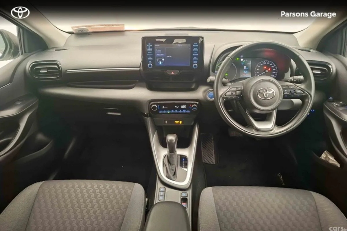 Toyota Yaris Hatchback, Petrol Hybrid, 2023, White