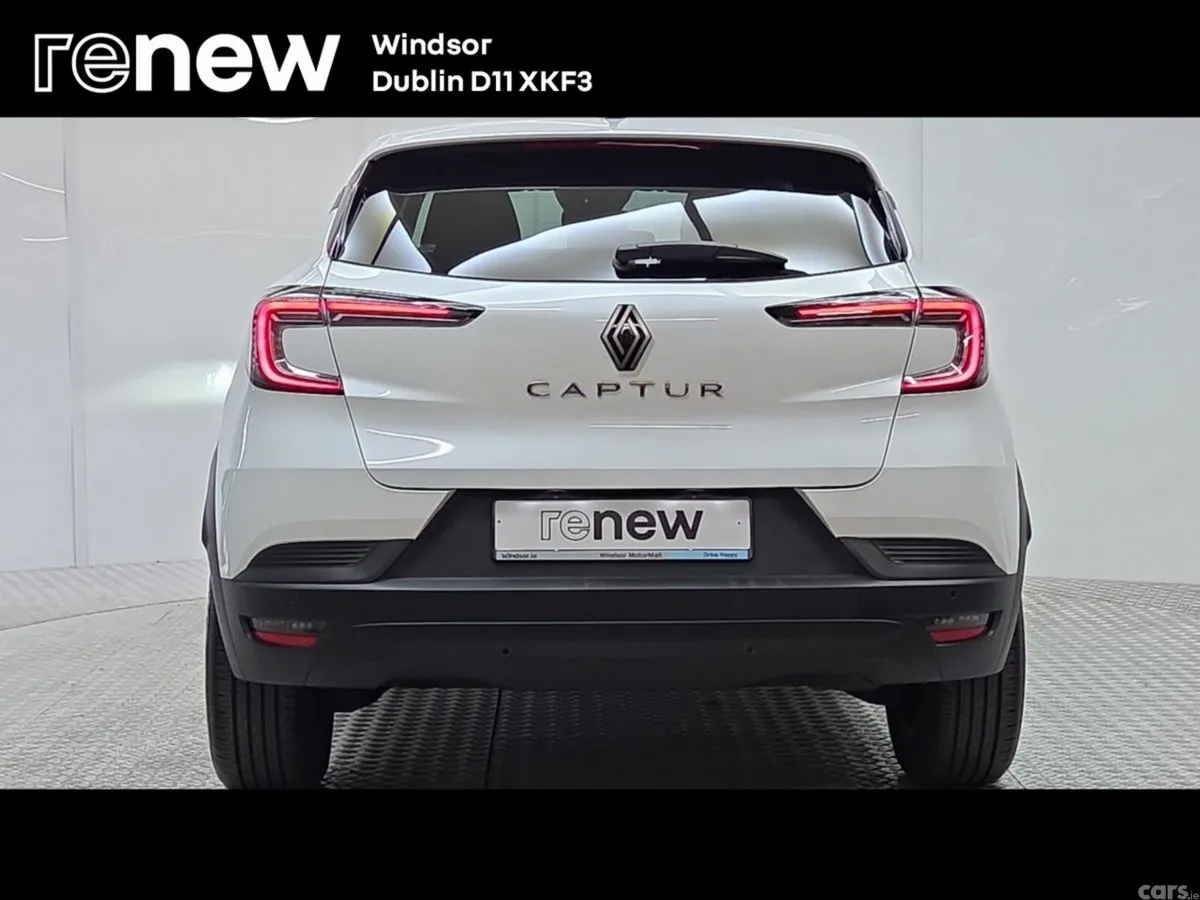 Renault Captur Hatchback, Petrol, 2025, White
