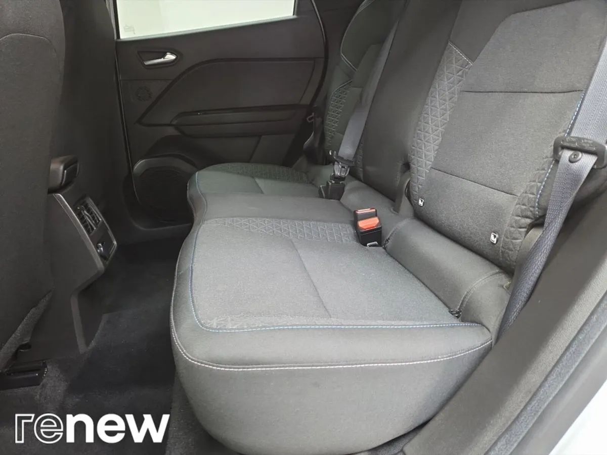 Renault Captur Hatchback, Petrol, 2025, White