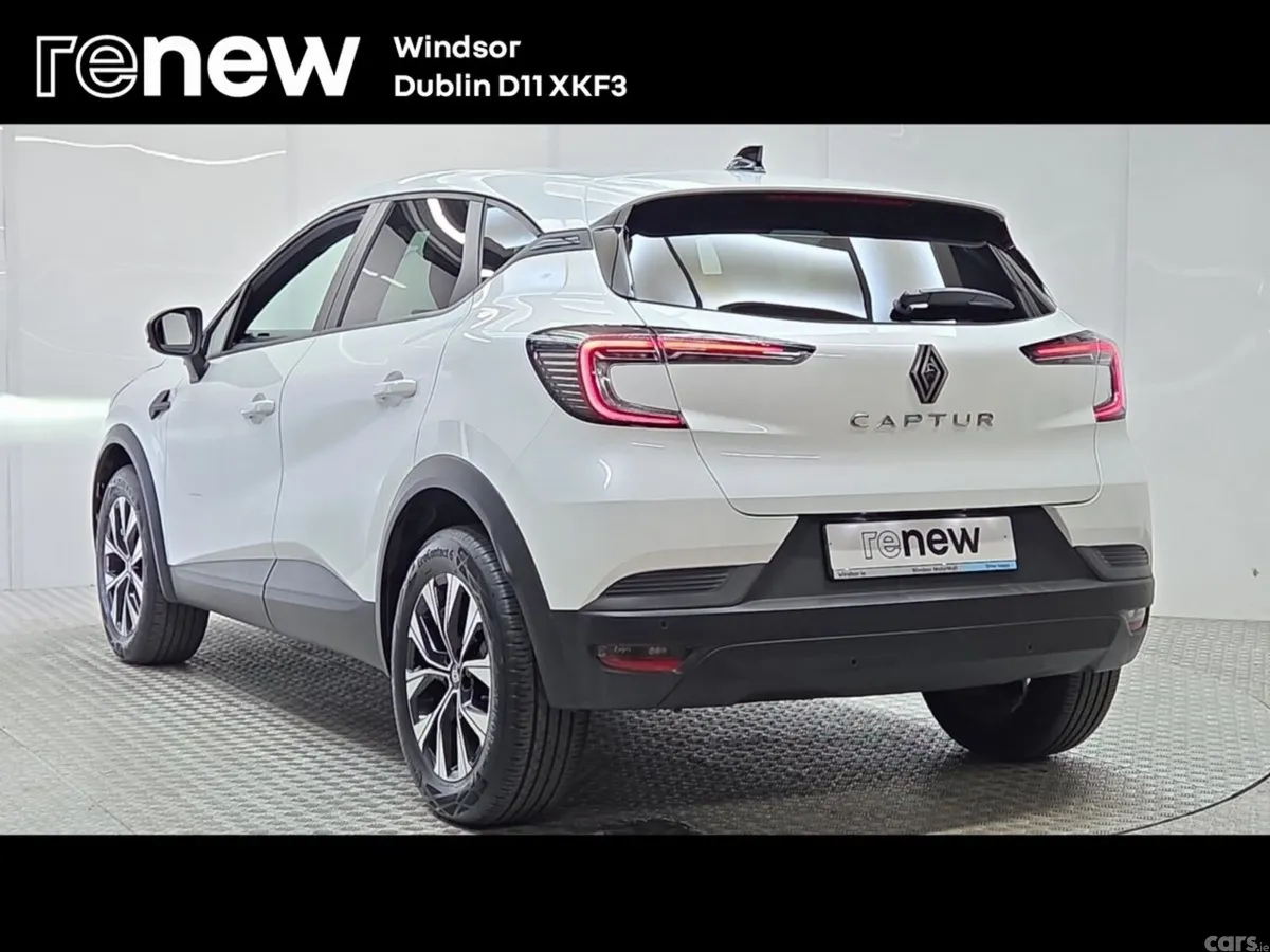 Renault Captur Hatchback, Petrol, 2025, White