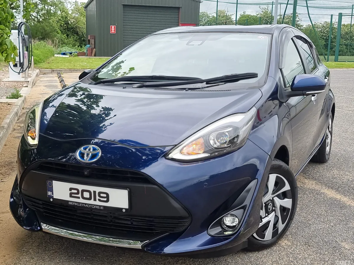 Toyota Aqua Hatchback, Petrol Hybrid, 2019, Blue
