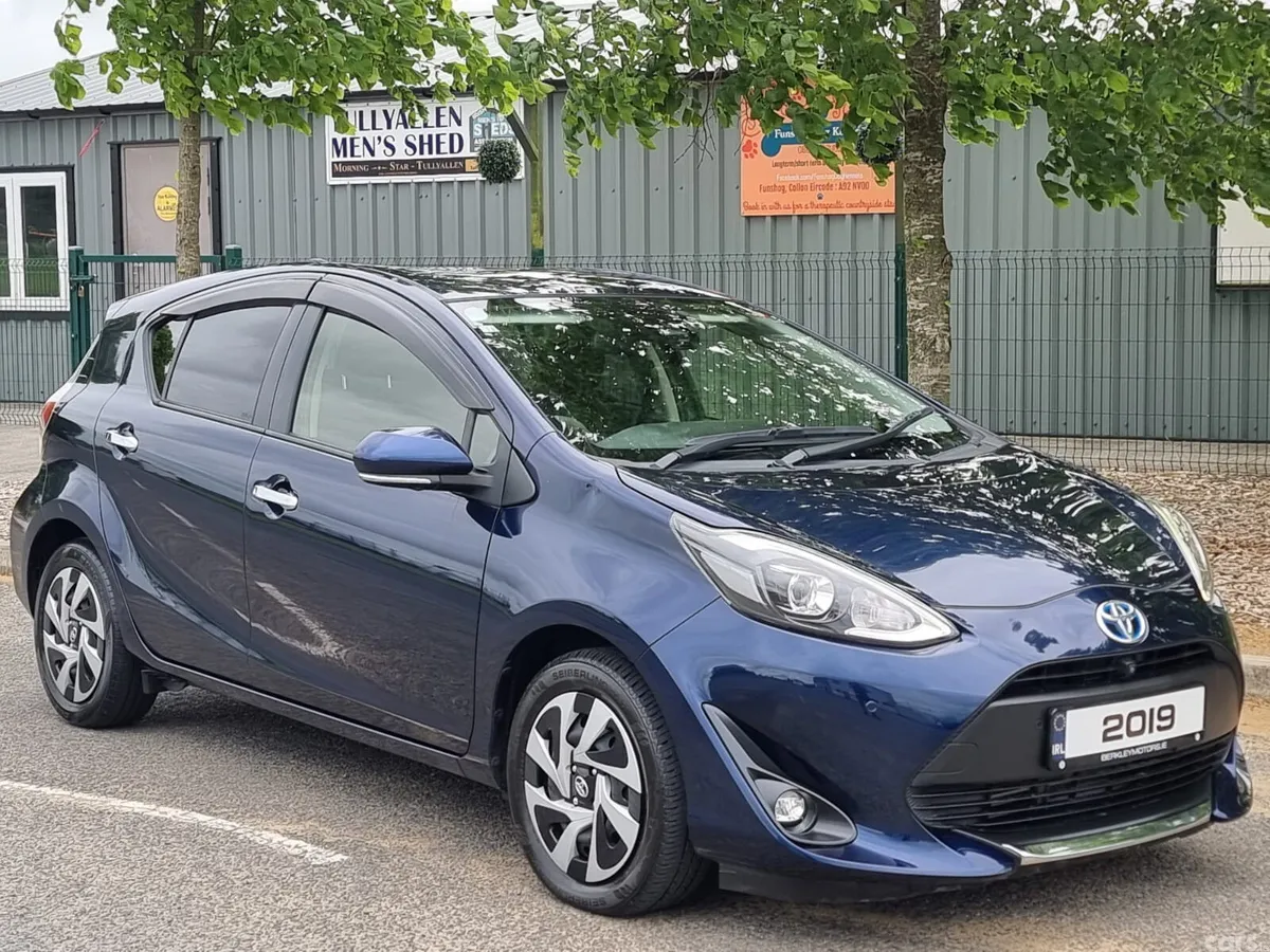 Toyota Aqua Hatchback, Petrol Hybrid, 2019, Blue