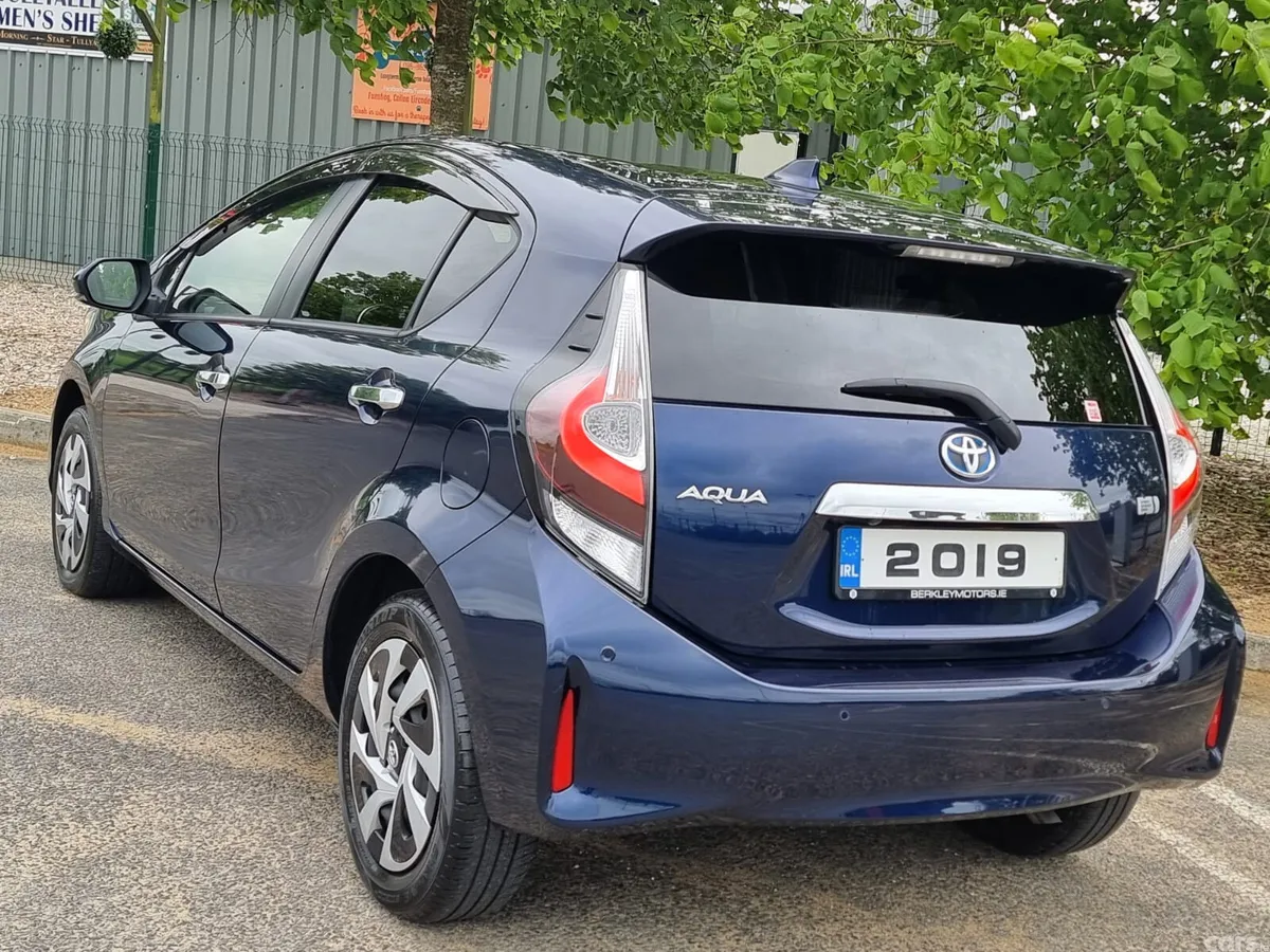 Toyota Aqua Hatchback, Petrol Hybrid, 2019, Blue
